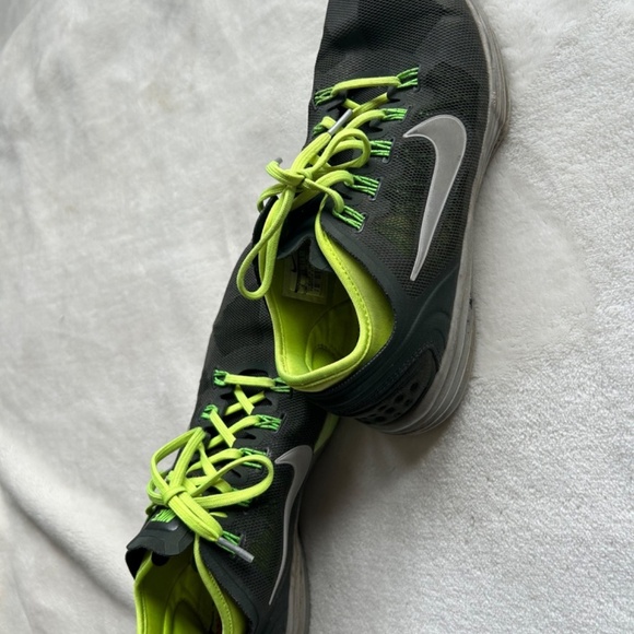 Women's Nike Lunar Hyperworkout XT Training Shoes - Picture 3 of 3
